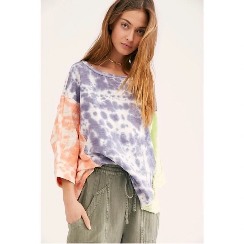 Free People We the Free Chasing the Sun Tie Dye Sweatshirt Top LARGE Like New - Picture 3 of 16